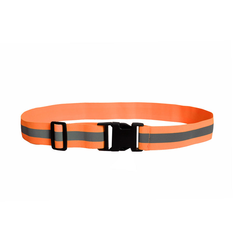 Adjustable reflective safety belt for low-light outdoor activities